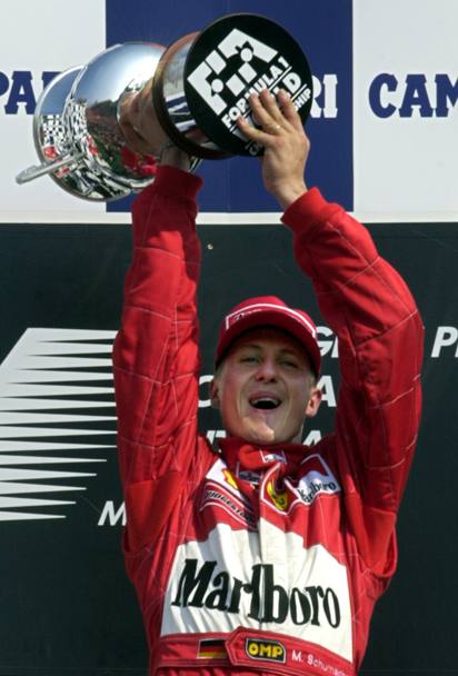 Gp d’Italia 2000. Ancora festa per Michael Schumacher sul podio di Monza (Ap)